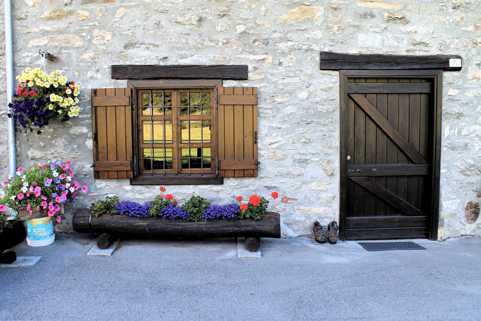 Canon EOS 1100D (EOS Rebel T3 / EOS Kiss X50) sample photo. House, door, window photography