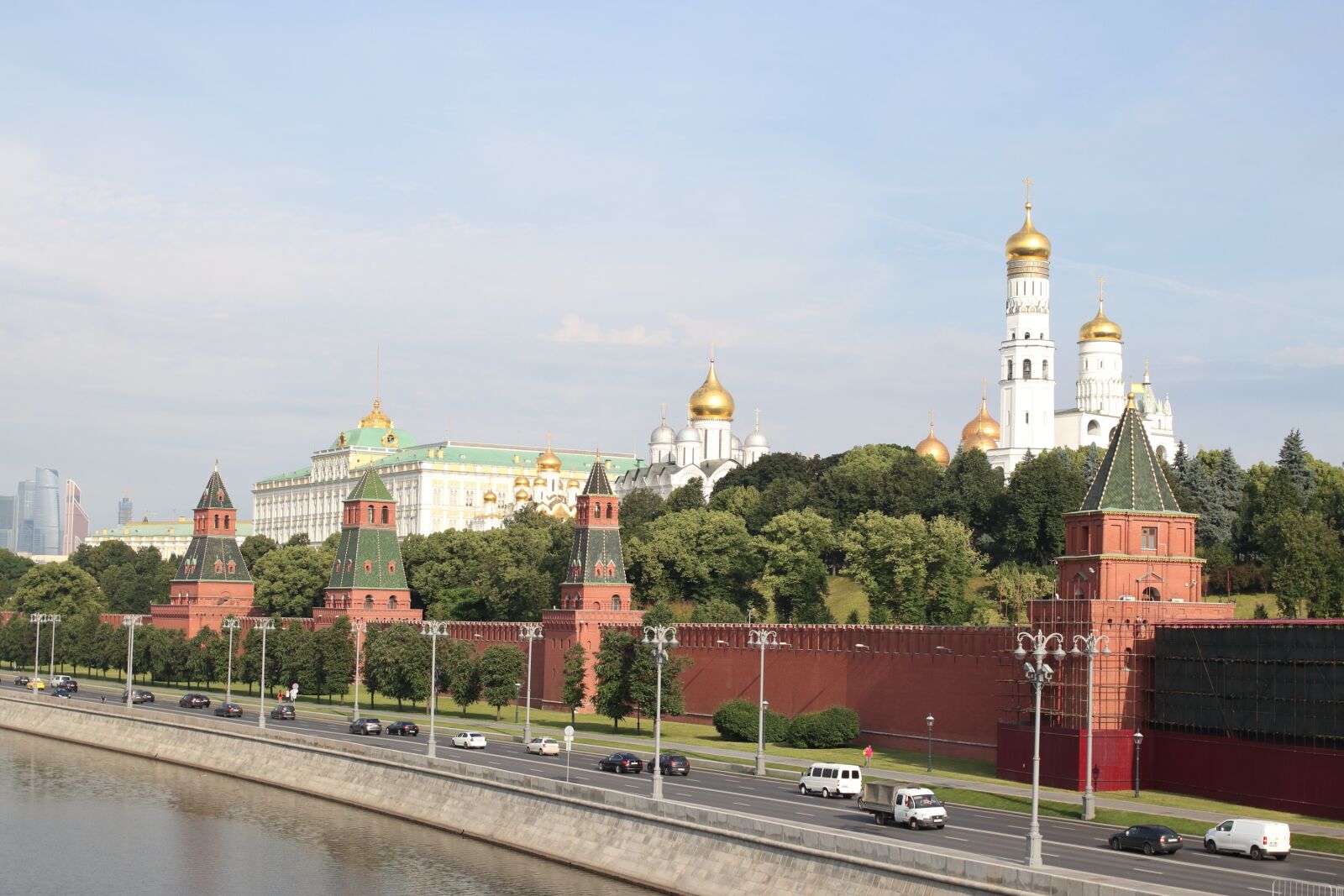 Canon EOS 77D (EOS 9000D / EOS 770D) sample photo. Moscow, the kremlin, river photography