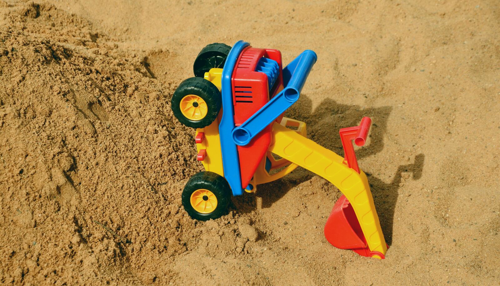 Nikon D5200 sample photo. Sand, sand toys, excavators photography