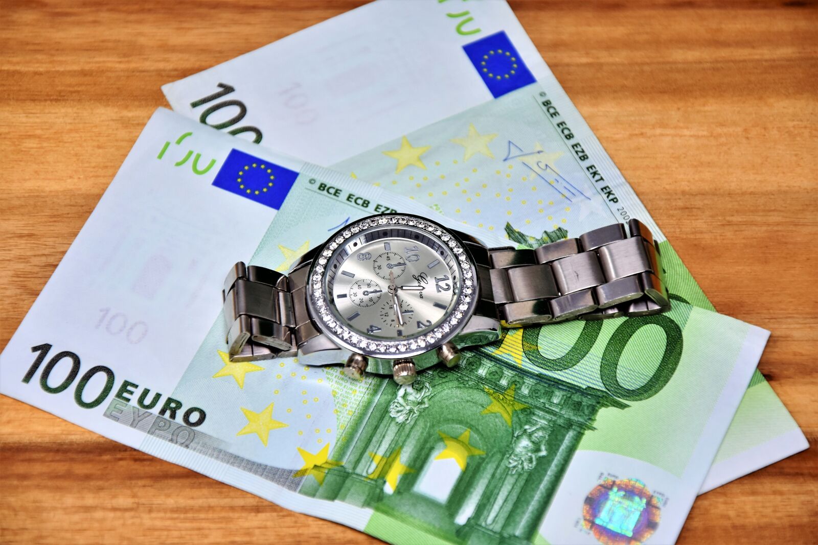 Nikon D7200 sample photo. Money, wealth, 100 photography
