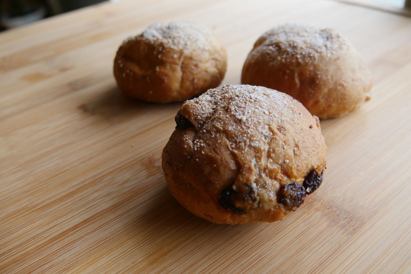 Panasonic Lumix DMC-GH4 sample photo. Bread, perforated design, bakery photography