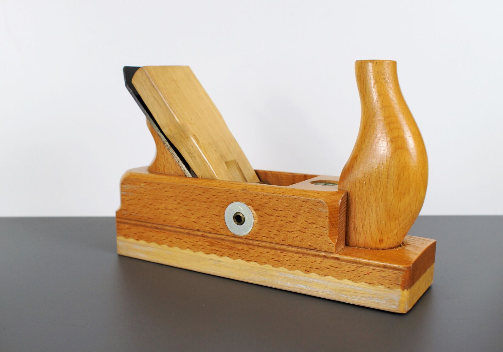 Sony DT 18-70mm F3.5-5.6 sample photo. Planer, wood planer, schreiner photography
