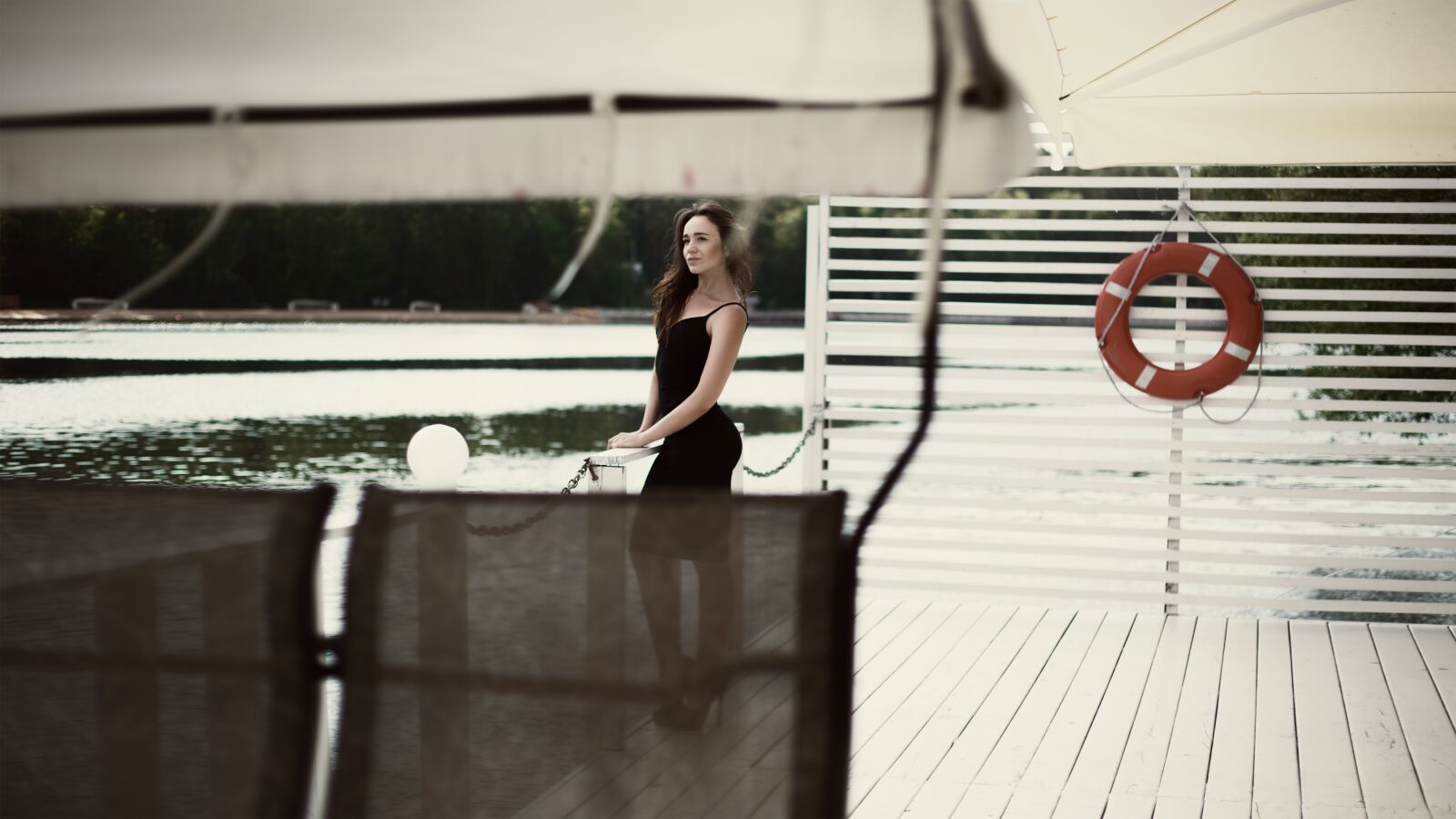 Canon EOS 5D Mark III sample photo. Girl, berth, black dress photography