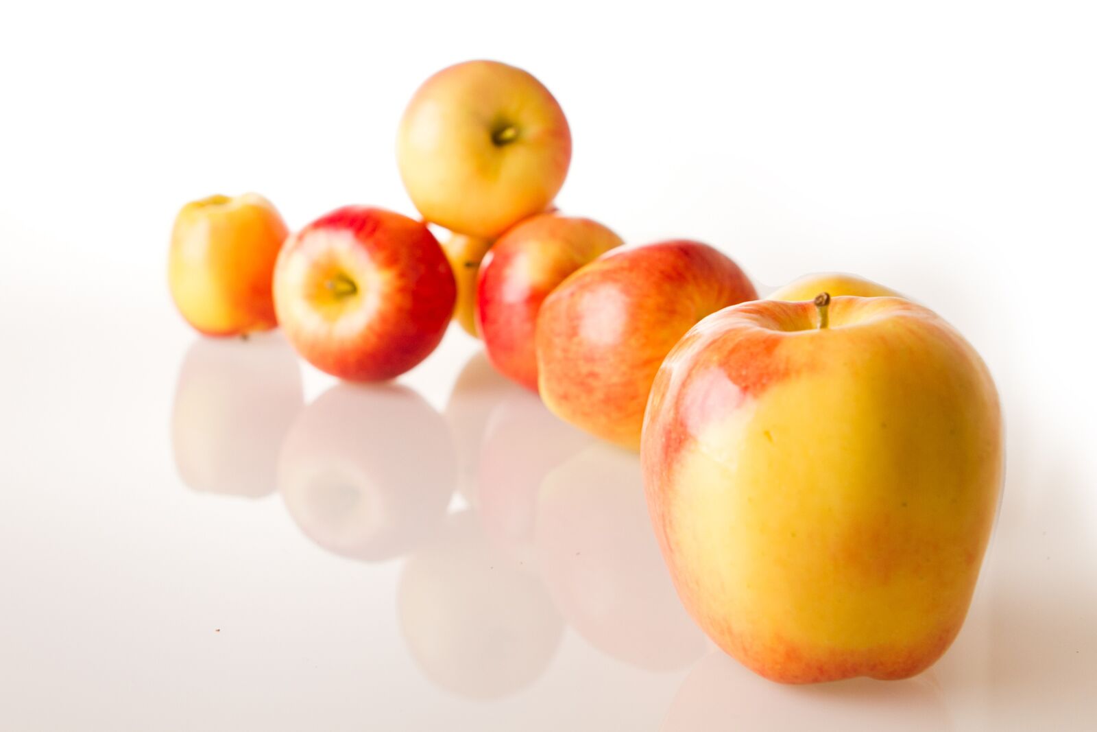 Canon EOS 7D + Canon EF 24-70mm F2.8L USM sample photo. Apple, fruits, food photography