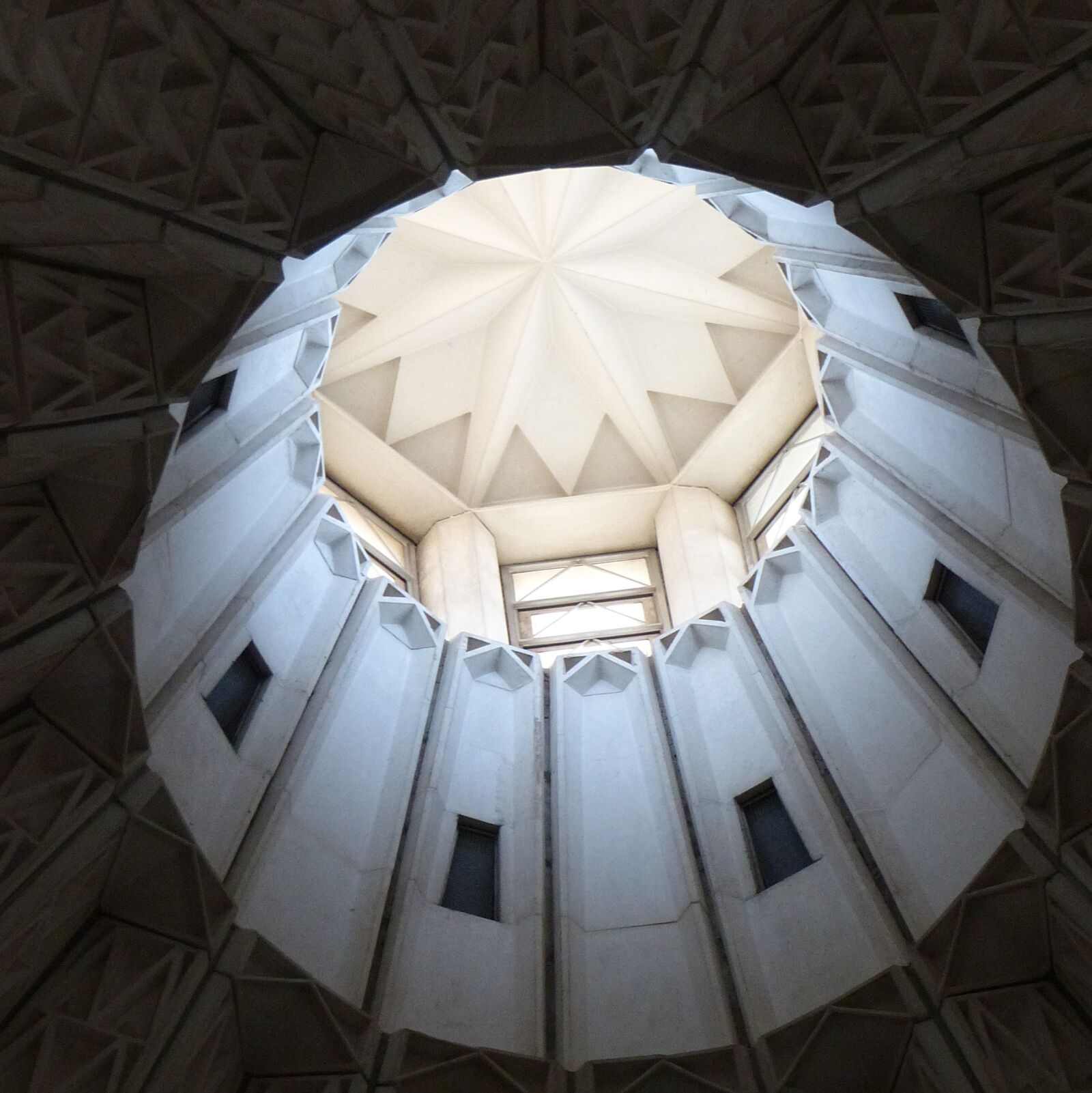 Panasonic Lumix DMC-FZ200 sample photo. Dome, church, interior photography