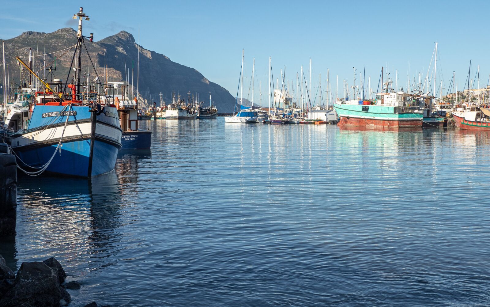 Olympus M.Zuiko Digital ED 12-100mm F4.0 IS Pro sample photo. Hout bay harbour, chapman's photography