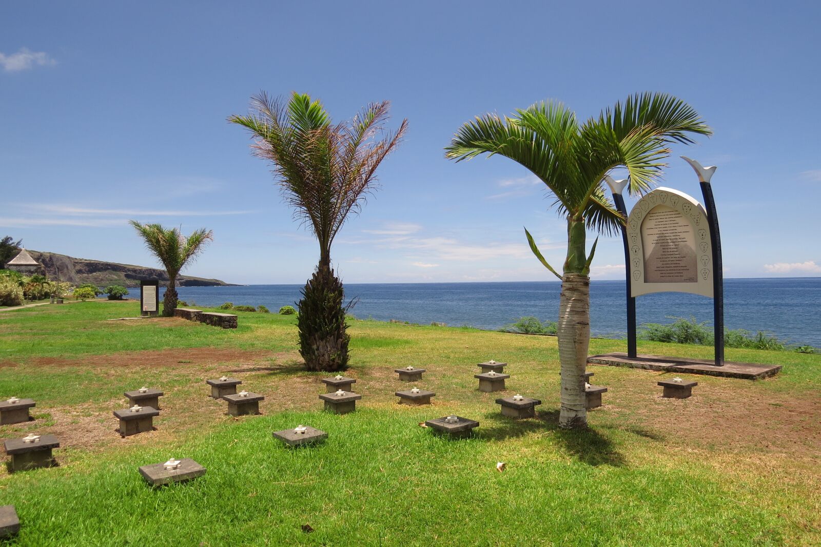 Canon PowerShot SX50 HS sample photo. Marine cemetery, palm trees photography
