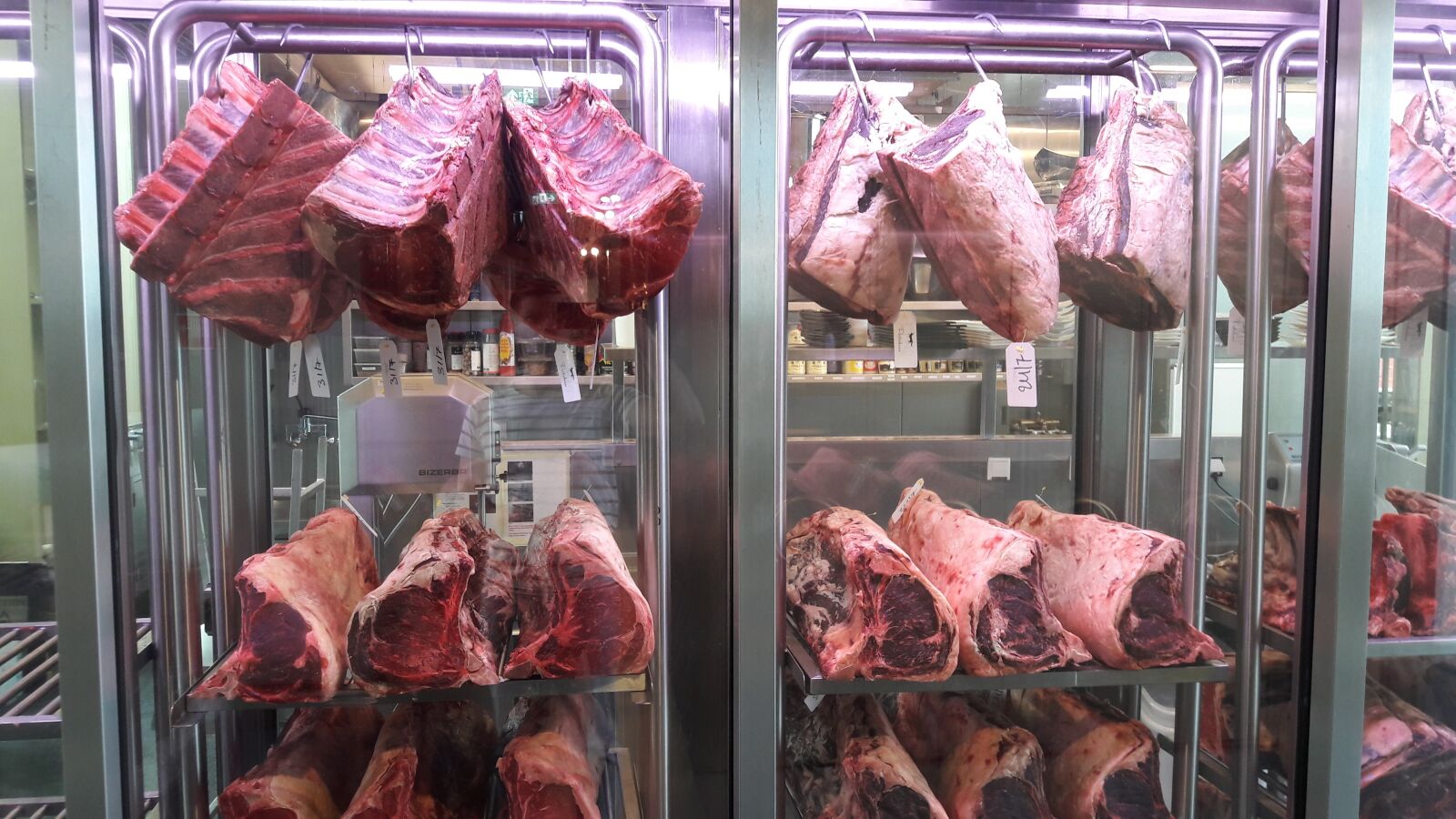 Samsung Galaxy A5(2016) sample photo. Meat, fresh meat, restaurant photography