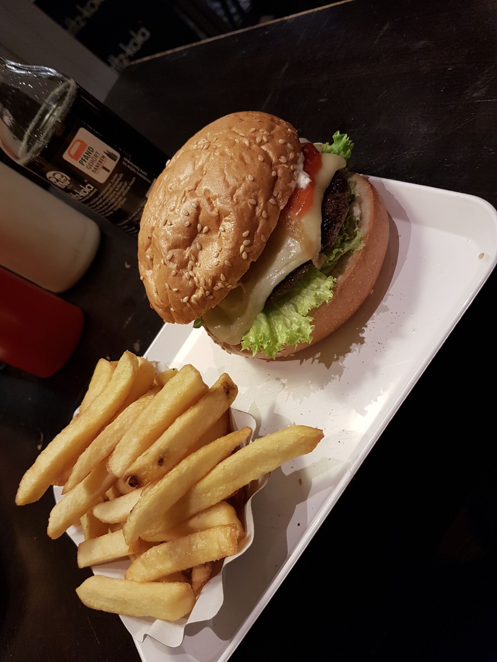 Samsung Galaxy S7 sample photo. Burger, eat, french photography