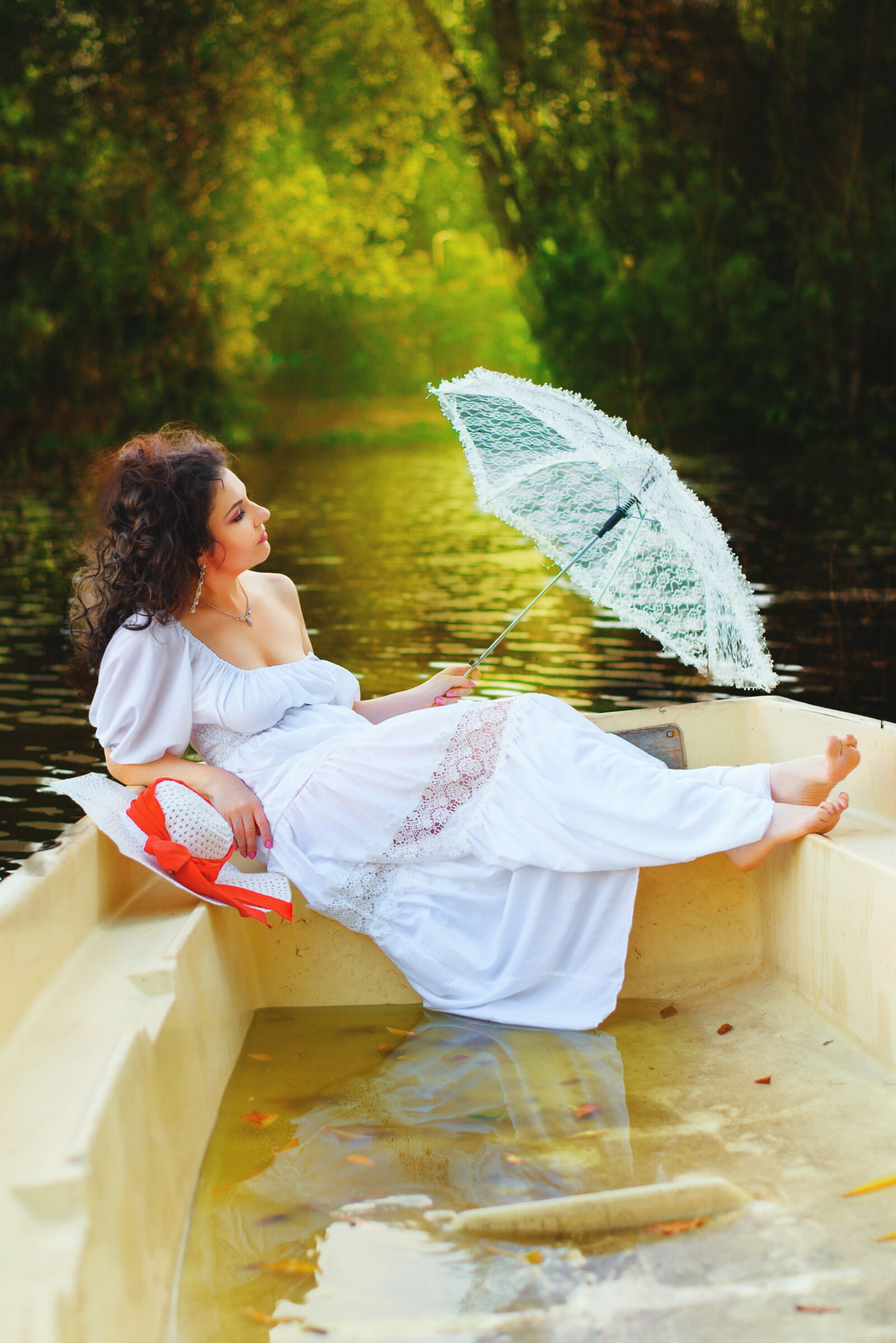 Nikon D610 sample photo. Boat, girl, water photography