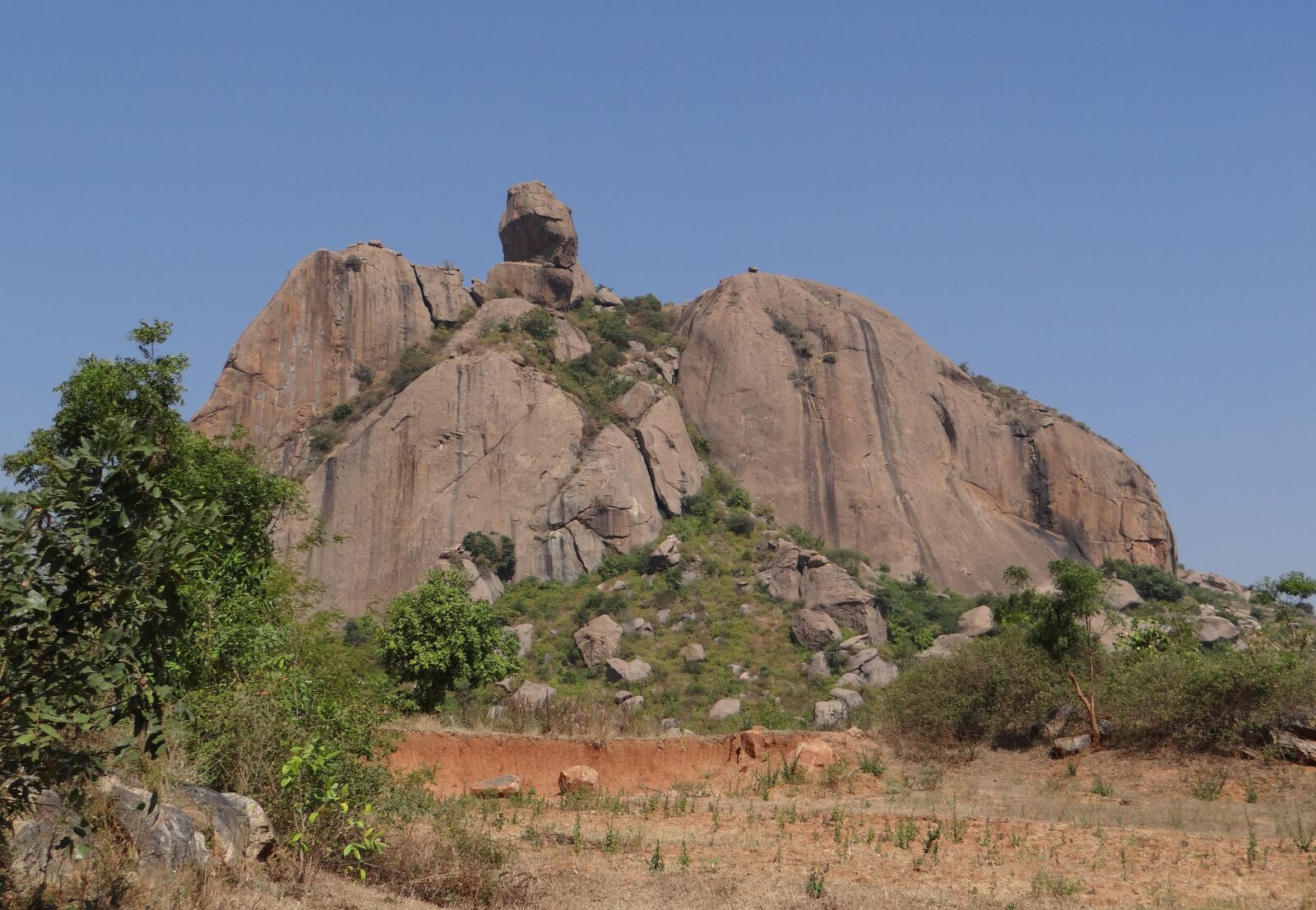 Sony DSC-HX200V sample photo. Rock formation, hillock, granite photography