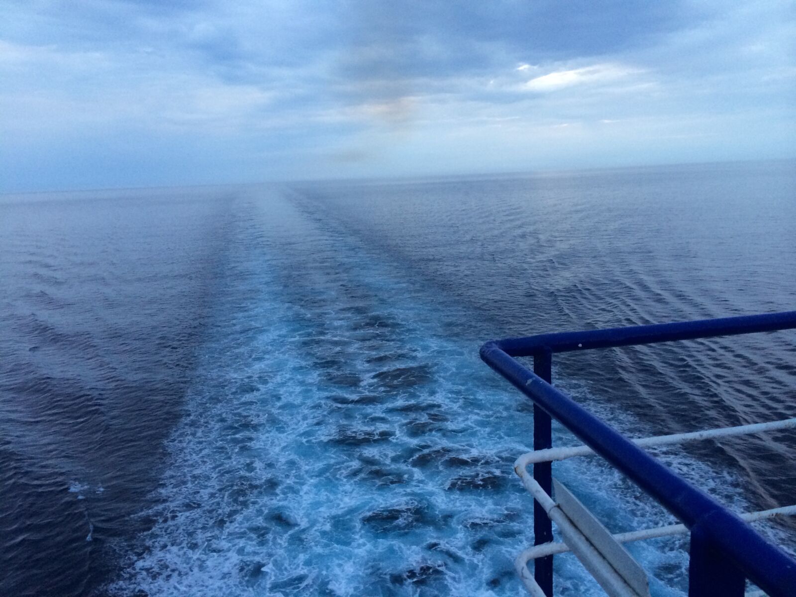 iPhone 5s back camera 4.12mm f/2.2 sample photo. Sea, route, sky photography