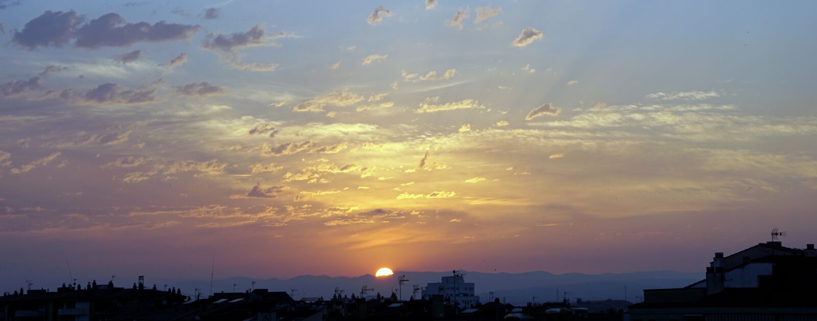 Sony a6000 sample photo. Sun, dawn, horizon photography