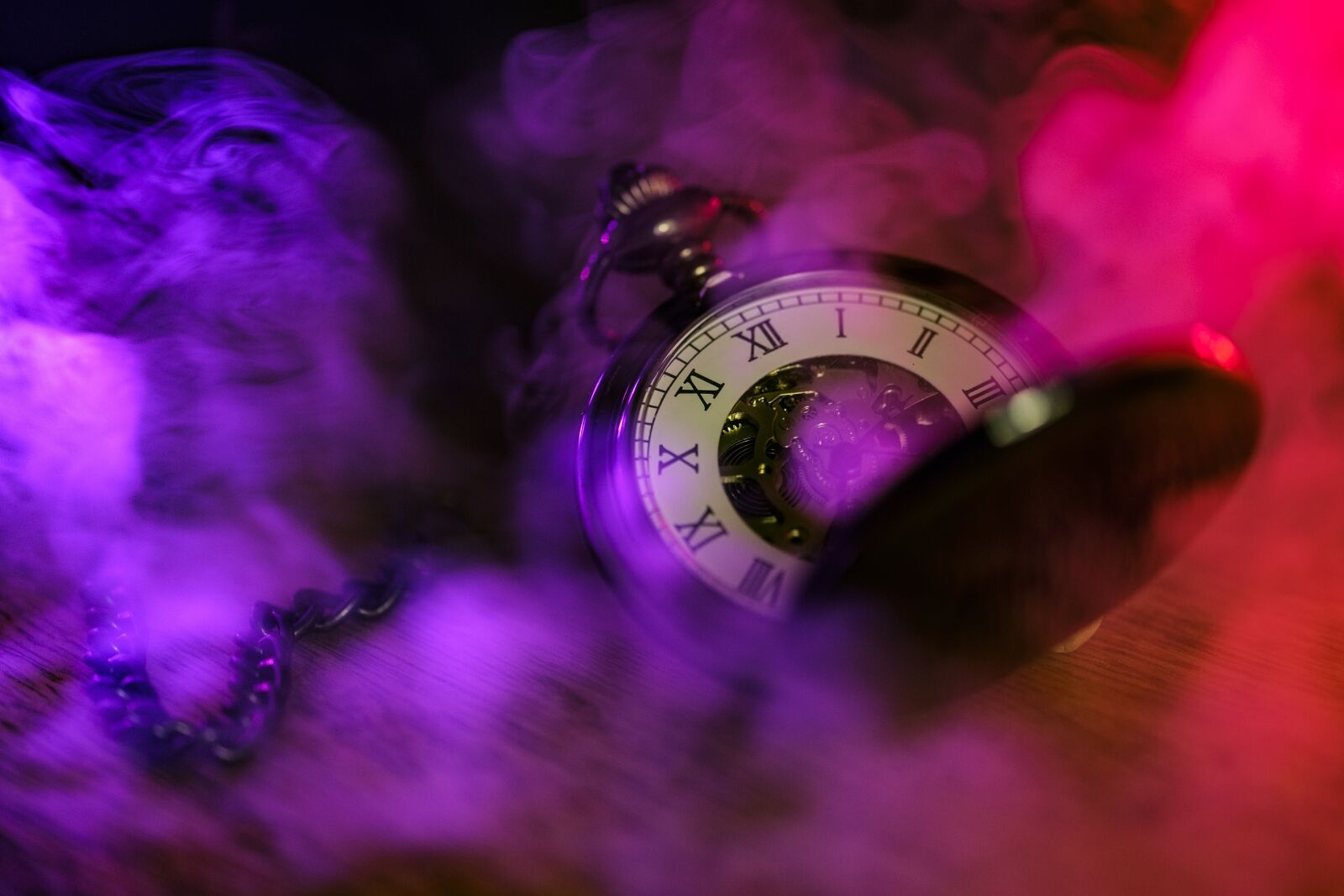 Fujifilm X-T2 + Fujifilm XF 80mm F2.8 R LM OIS WR Macro sample photo. Clock, pocket watch, time photography