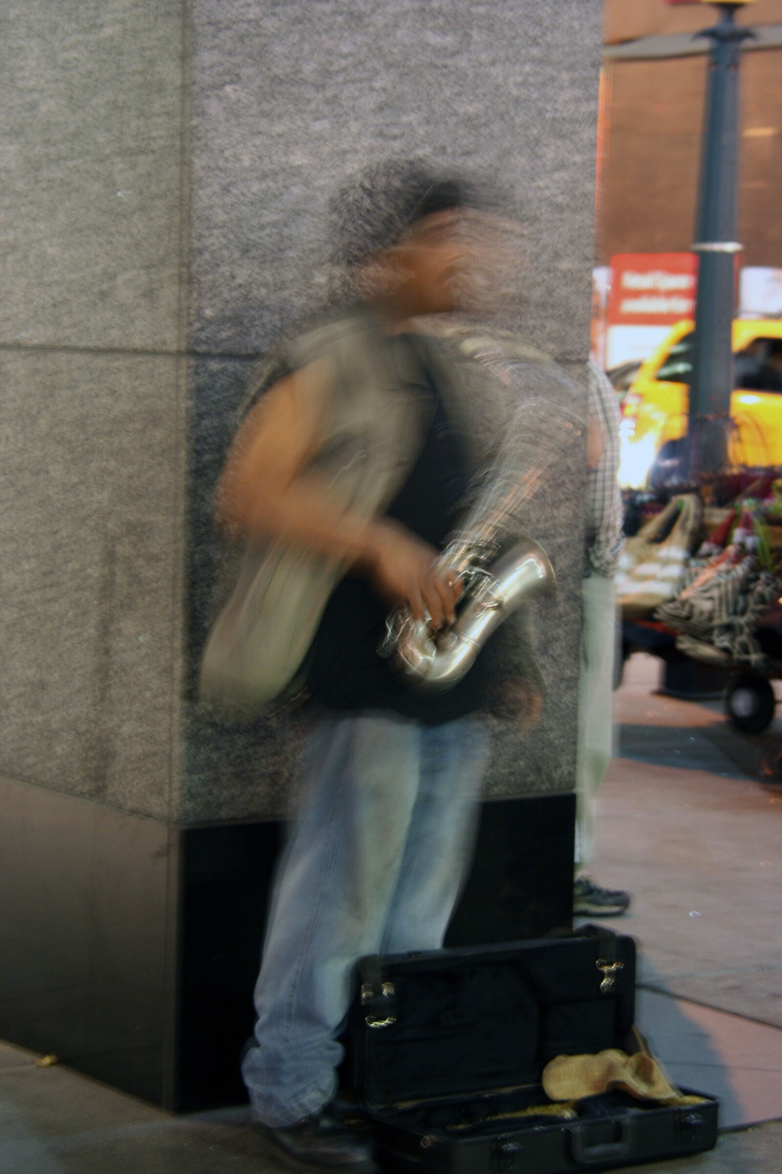 Canon EOS 350D (EOS Digital Rebel XT / EOS Kiss Digital N) sample photo. Blurred, motion, of, man photography