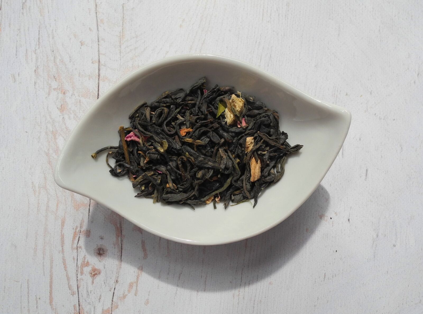 Nikon Coolpix P7000 sample photo. Tea leaves, green tea photography