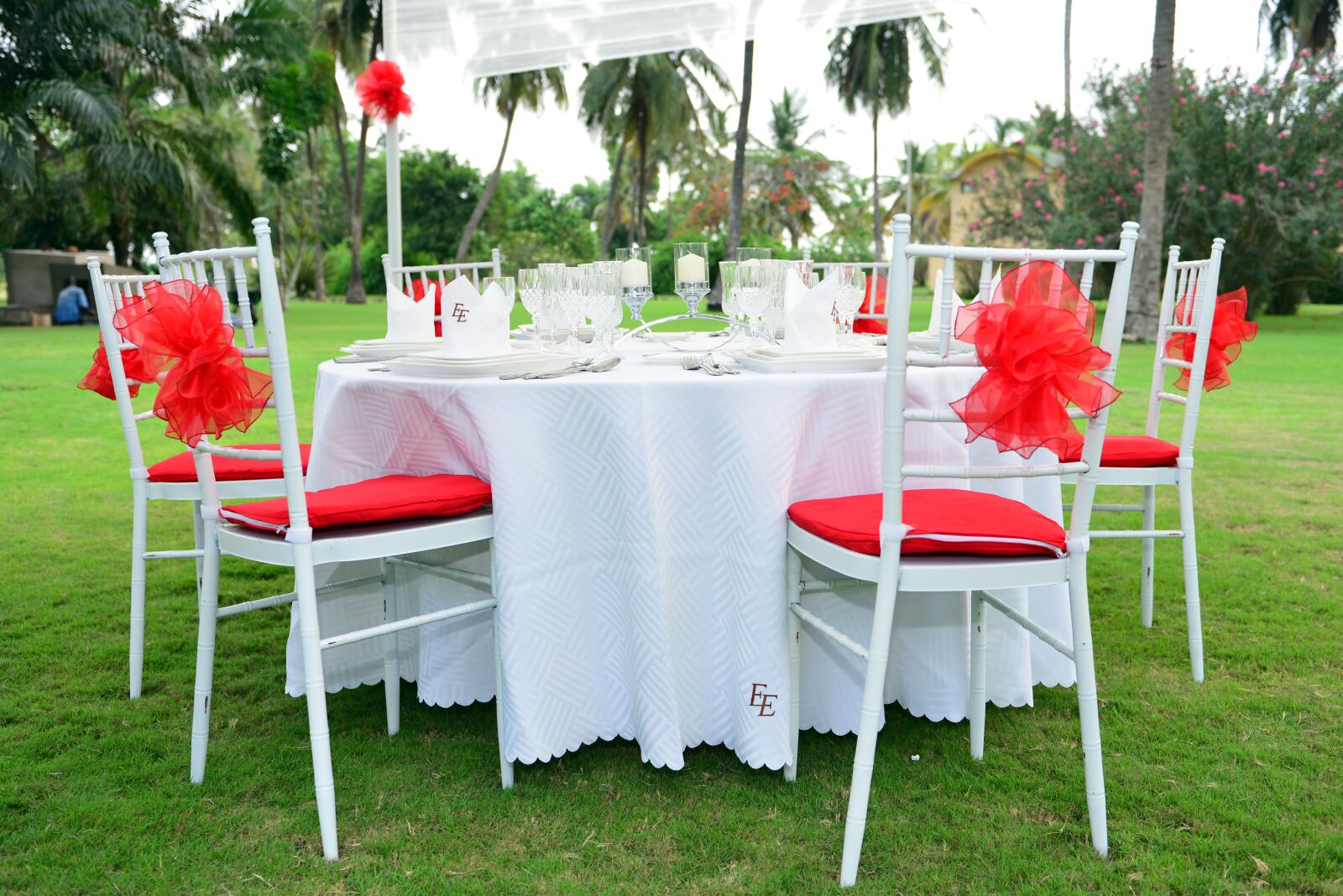 Nikon D800 sample photo. Chairs, table, tablecloths photography
