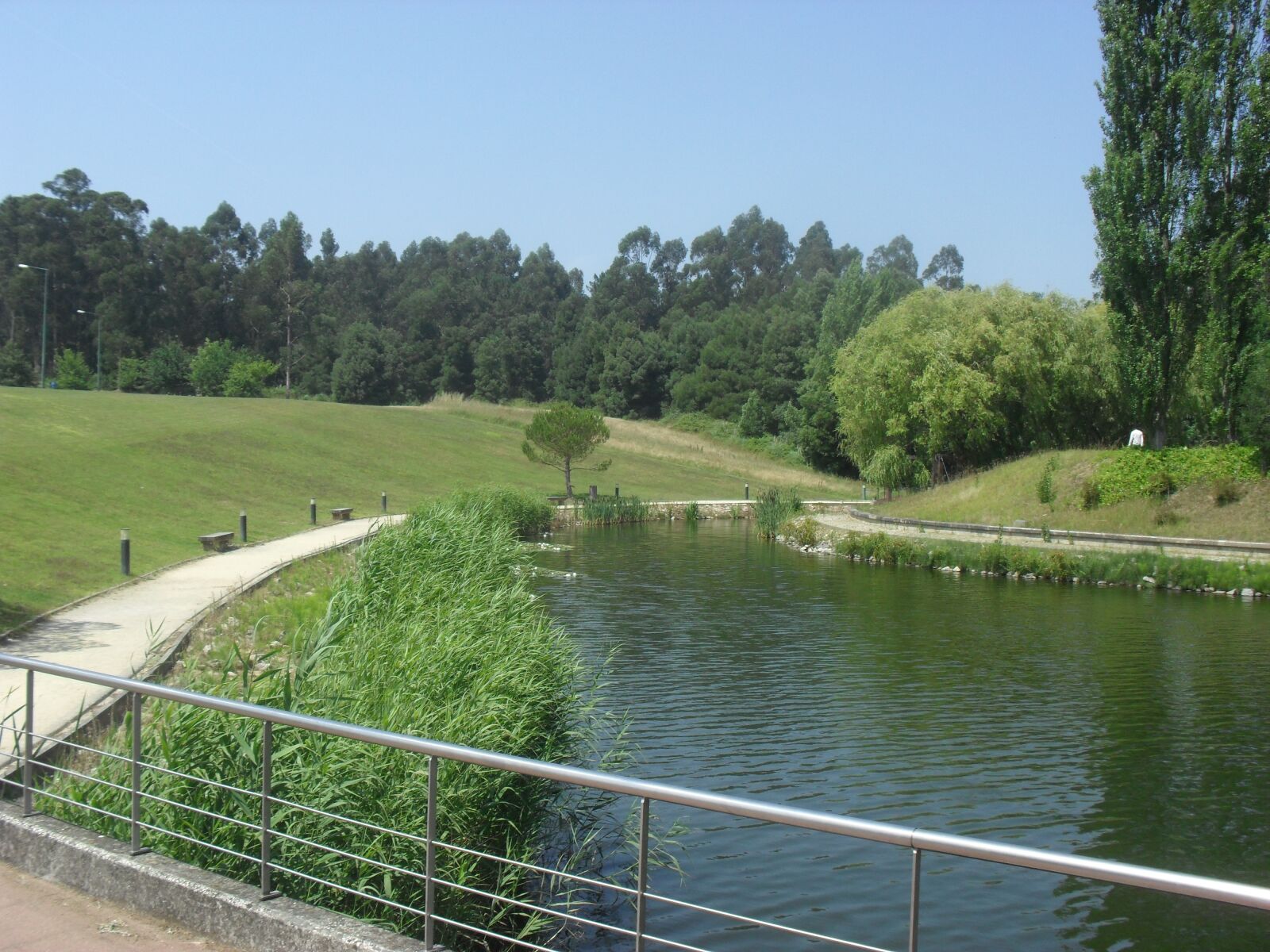 Samsung ES17 / VLUU ES17 /  SL40 /  ES19 sample photo. Lake, landscape, nature photography