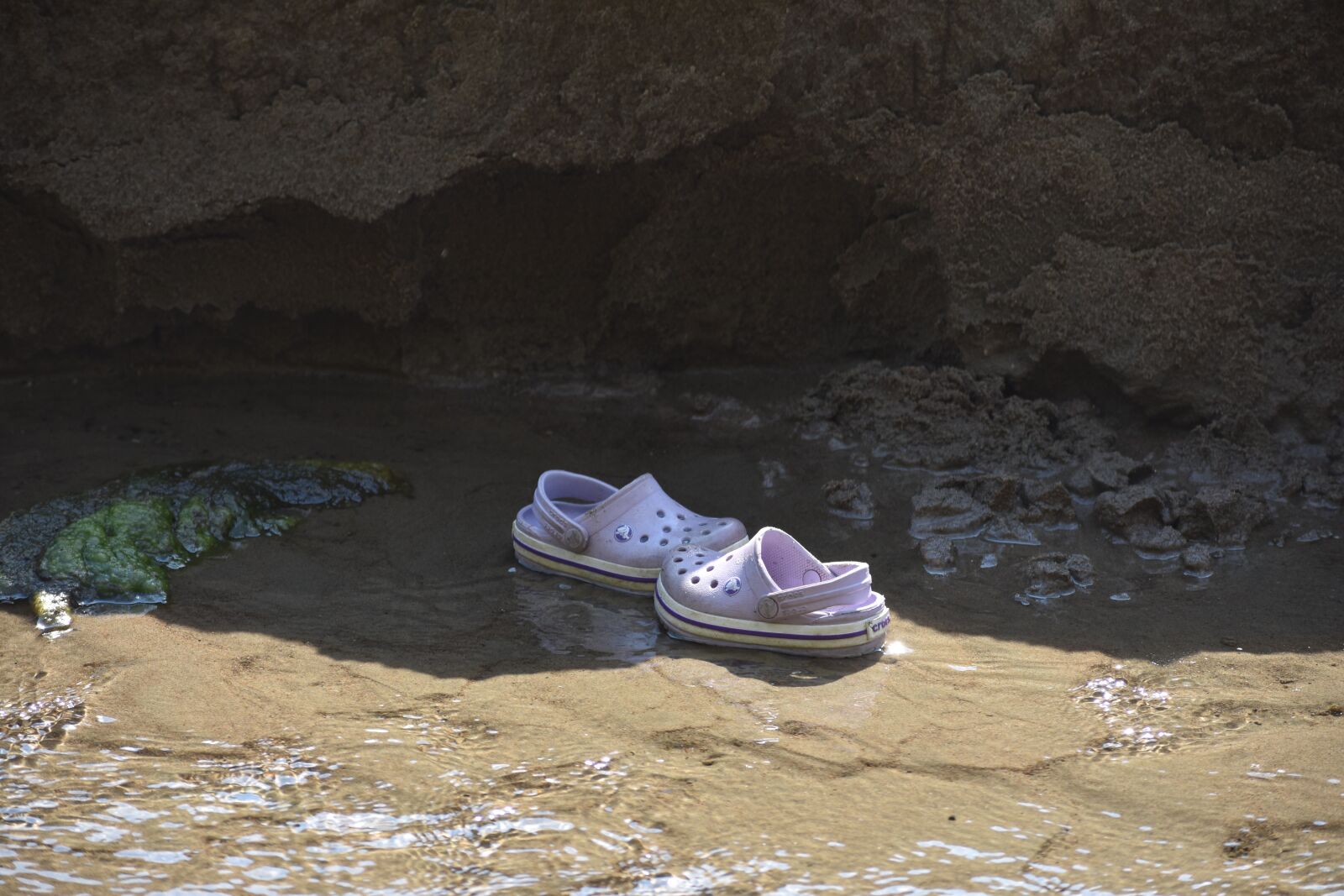 Nikon D3400 sample photo. Shoes, children, creek photography