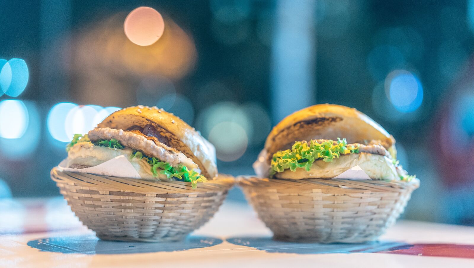 Sony a7 III + Sony Planar T* FE 50mm F1.4 ZA sample photo. Burger, food, lifestyle photography
