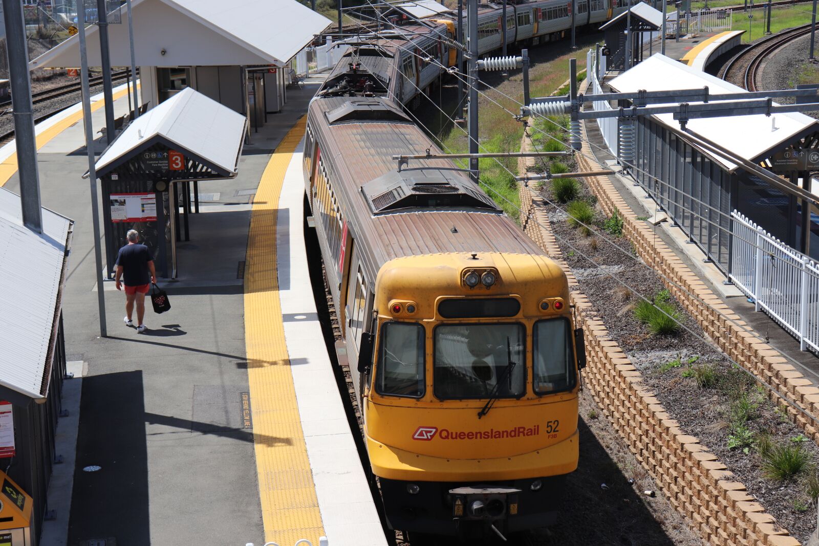Canon EOS 200D (EOS Rebel SL2 / EOS Kiss X9) sample photo. Train, rail, queensland rail photography