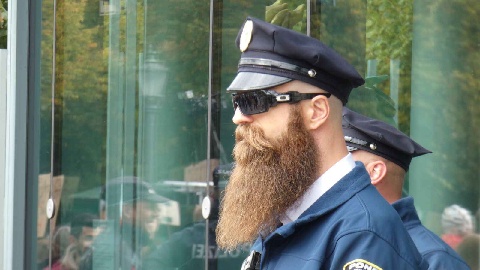 Panasonic Lumix DC-FZ80 (Lumix DC-FZ82) sample photo. Cop, bart, police photography