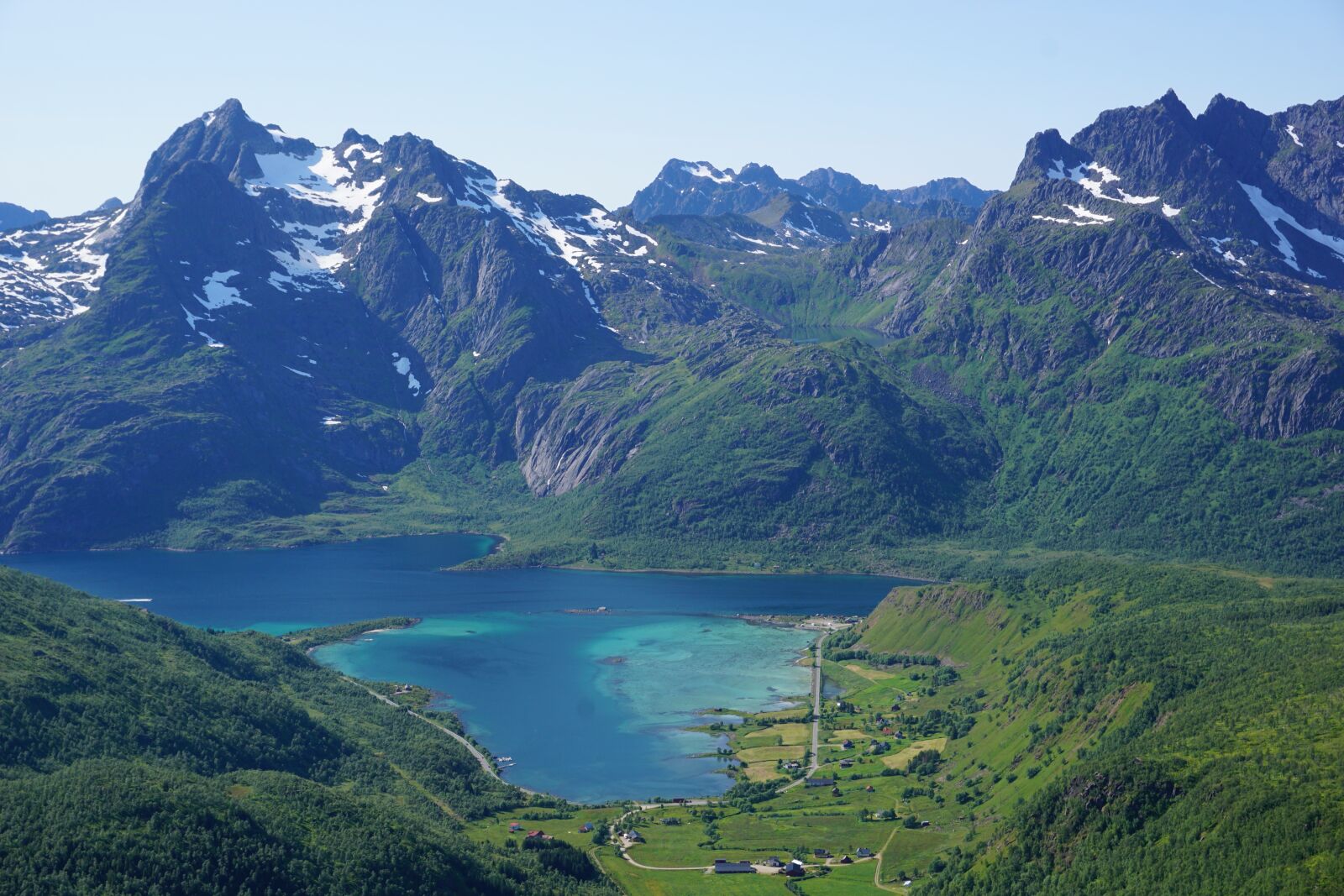 Sony E 16-50mm F3.5-5.6 PZ OSS sample photo. Norway, lofoten, raften photography