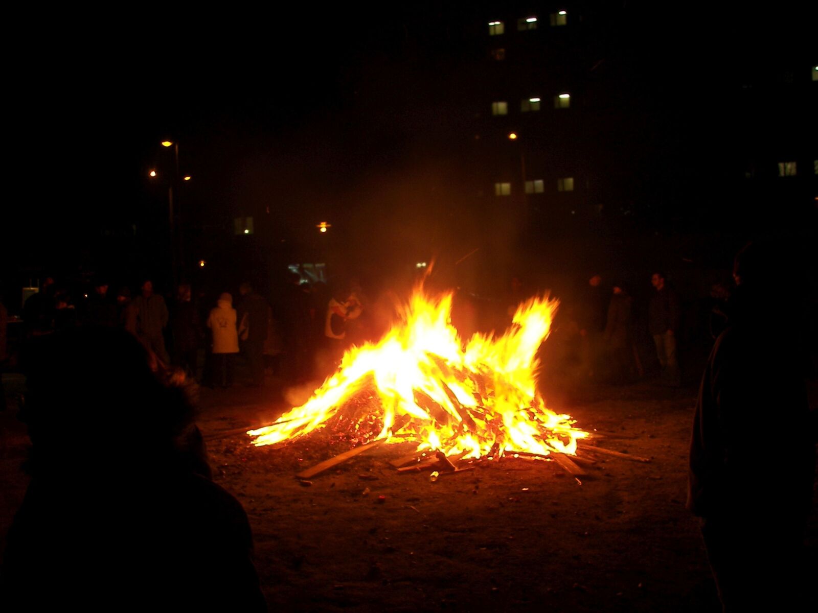 Kodak P850 ZOOM DIGITAL CAMERA sample photo. Fire, new year's eve photography