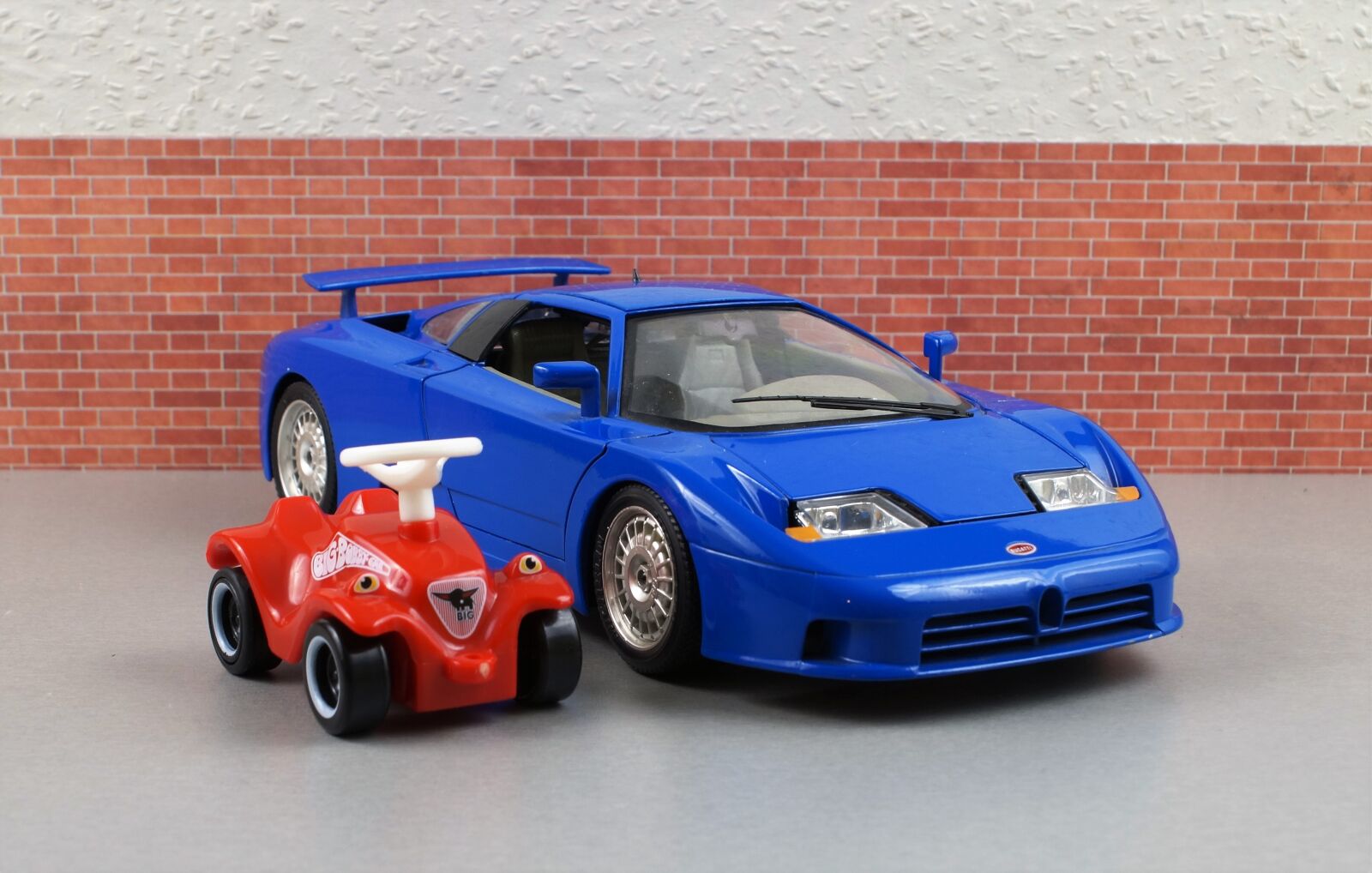 Sony DT 18-70mm F3.5-5.6 sample photo. Model car, bugatti, bobby photography