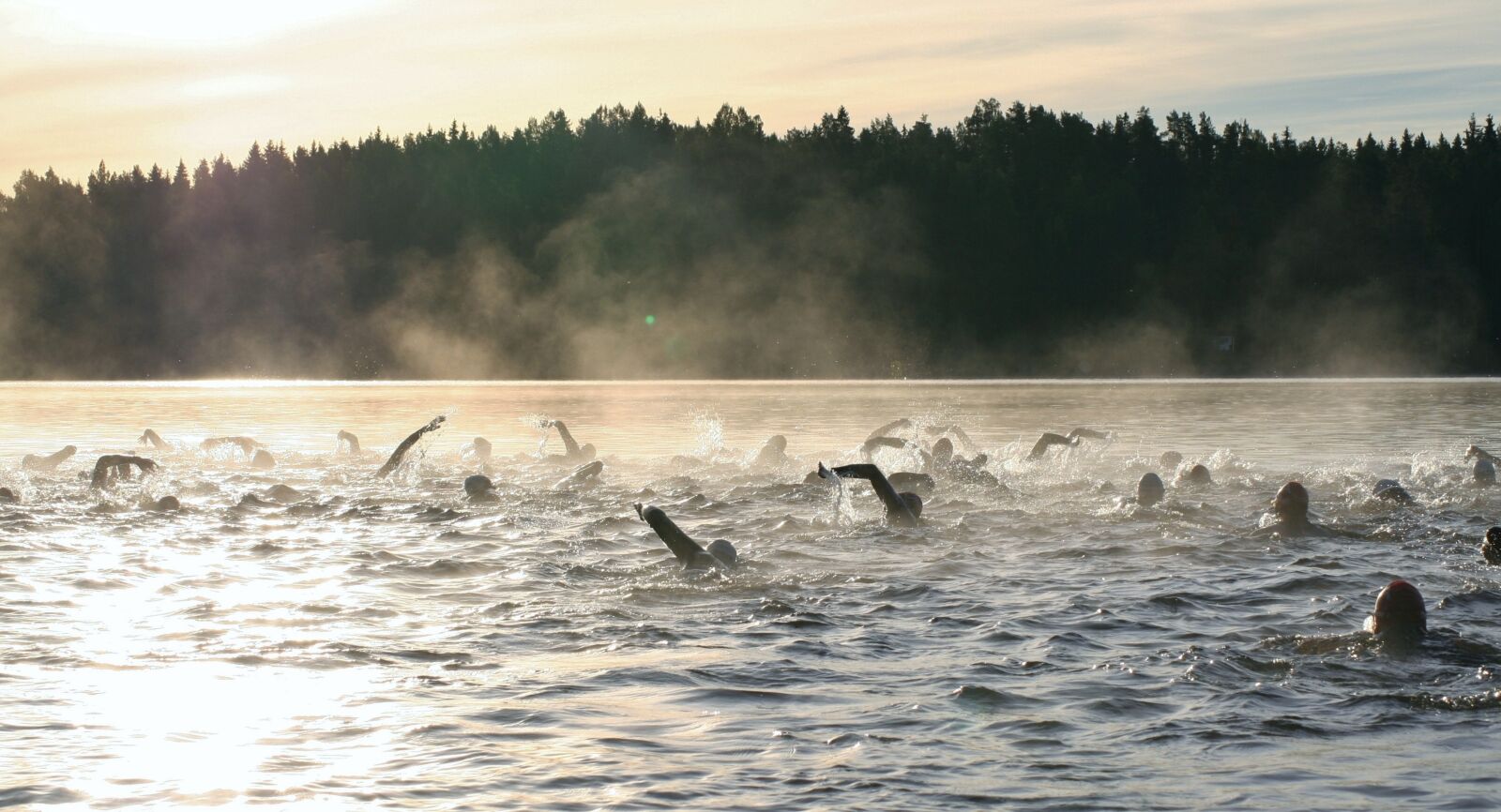 Canon EOS 350D (EOS Digital Rebel XT / EOS Kiss Digital N) sample photo. Open water swimming, wet photography