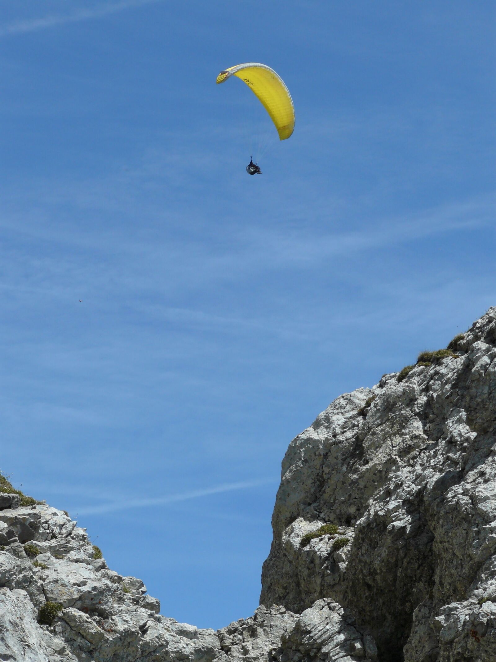 Panasonic DMC-FZ8 sample photo. Paraglider, switzerland, mountain photography