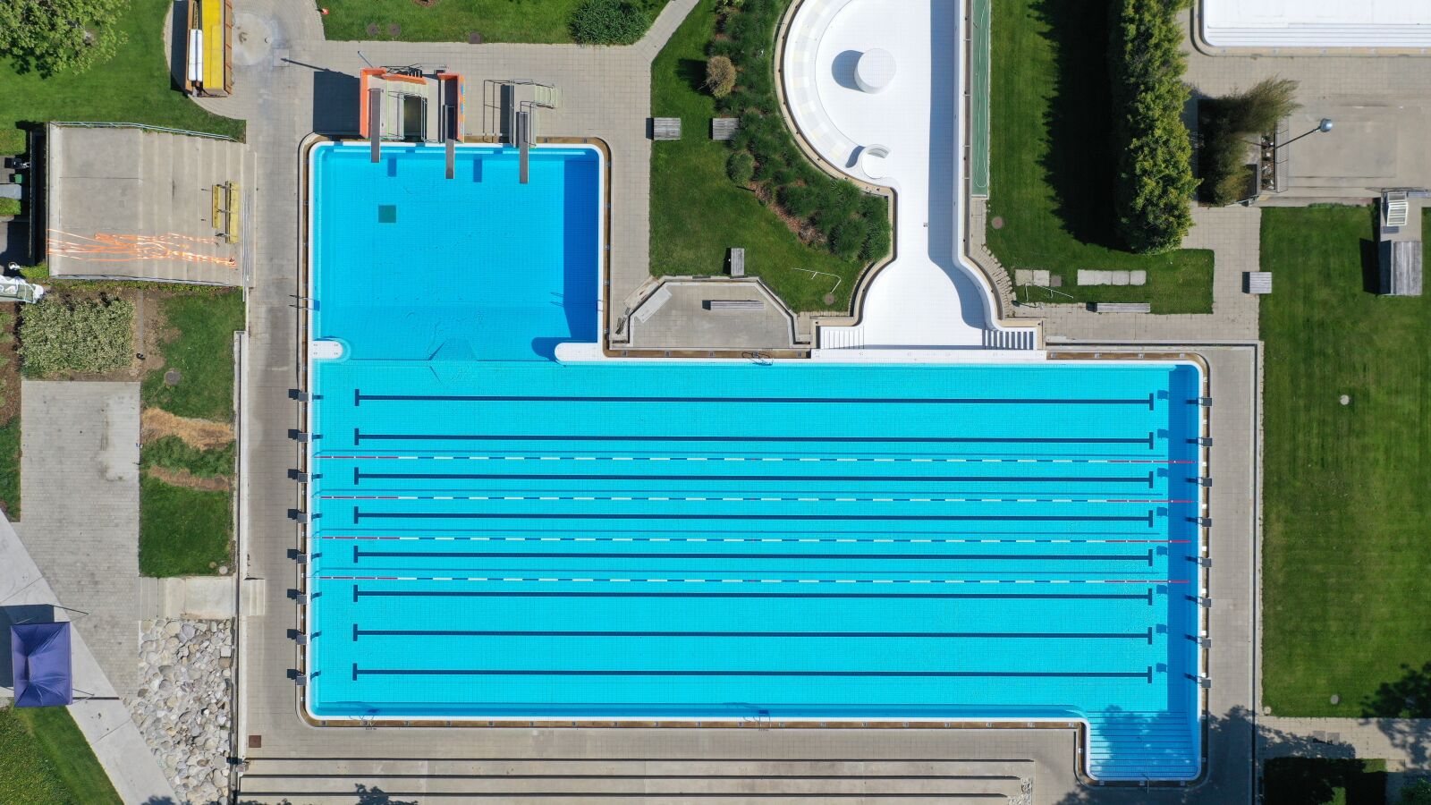 Hasselblad L1D-20c sample photo. Swimming-pool, freibad, water photography
