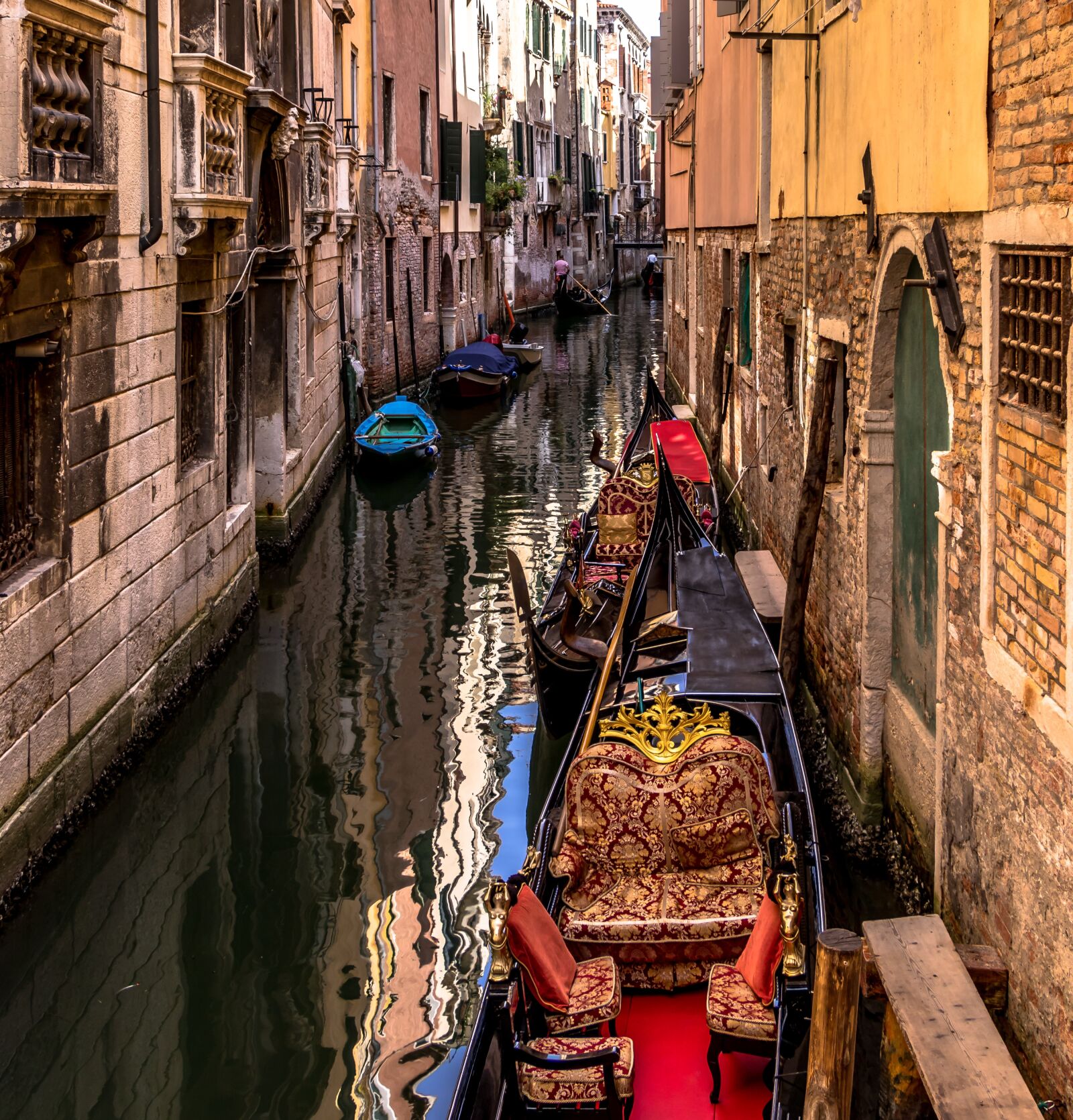 Canon EF-S 18-135mm F3.5-5.6 IS USM sample photo. Venice, italy, water photography