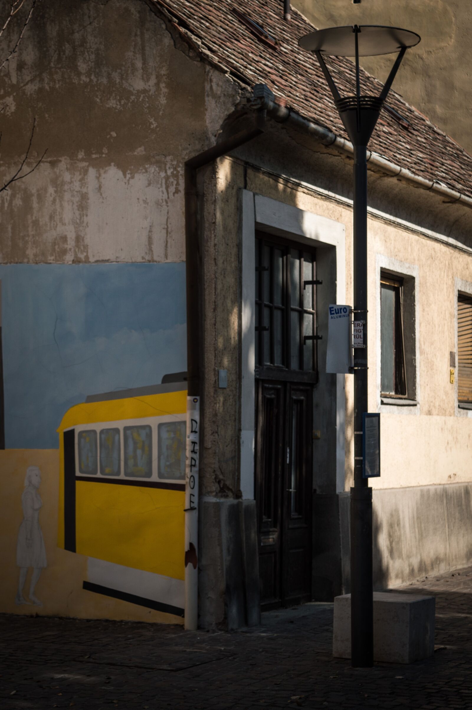 Nikon D3200 sample photo. Street, painting, yellow photography