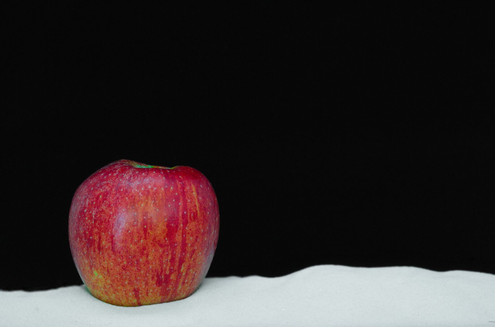 Pentax K-50 sample photo. Apple, fruit, eat photography