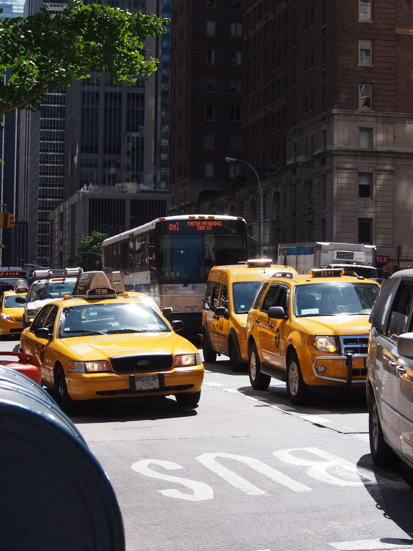 Olympus PEN E-PL3 sample photo. Nyc, taxi, america photography