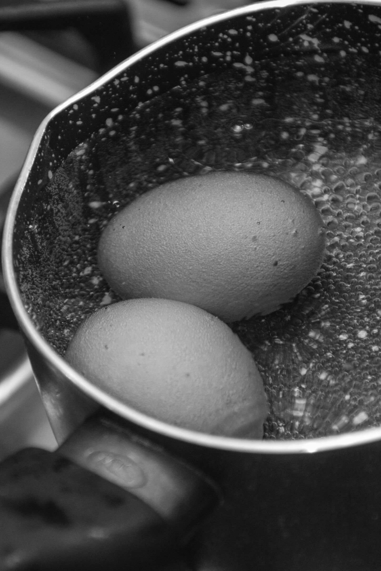 Canon EOS 600D (Rebel EOS T3i / EOS Kiss X5) sample photo. Pan, water, kitchen photography
