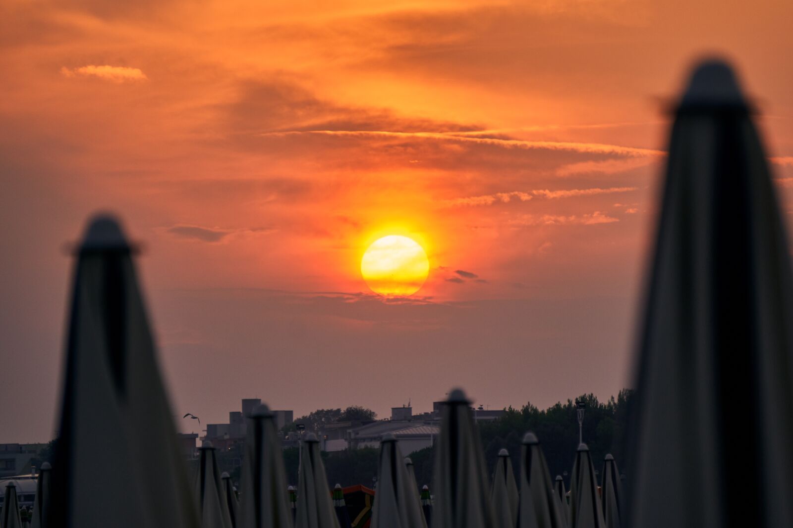 Sony E 55-210mm F4.5-6.3 OSS sample photo. Sunset, afterglow, fireball photography