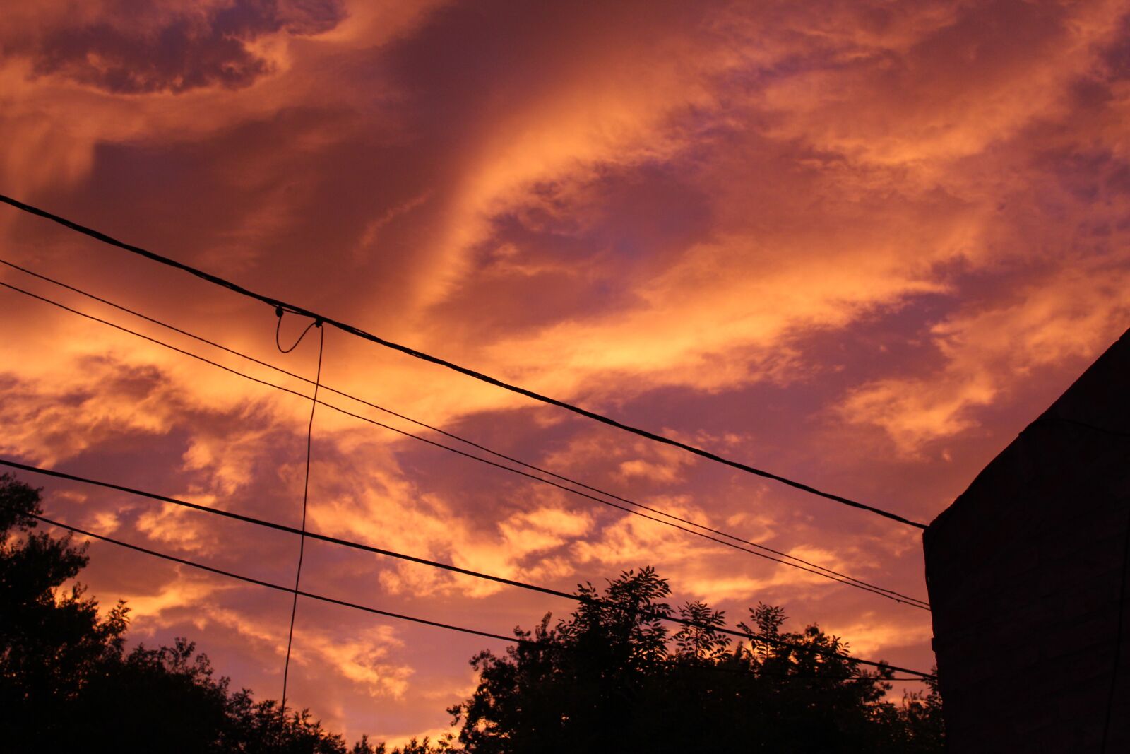 Canon EOS 1300D (EOS Rebel T6 / EOS Kiss X80) sample photo. Sky, clouds, sunset photography