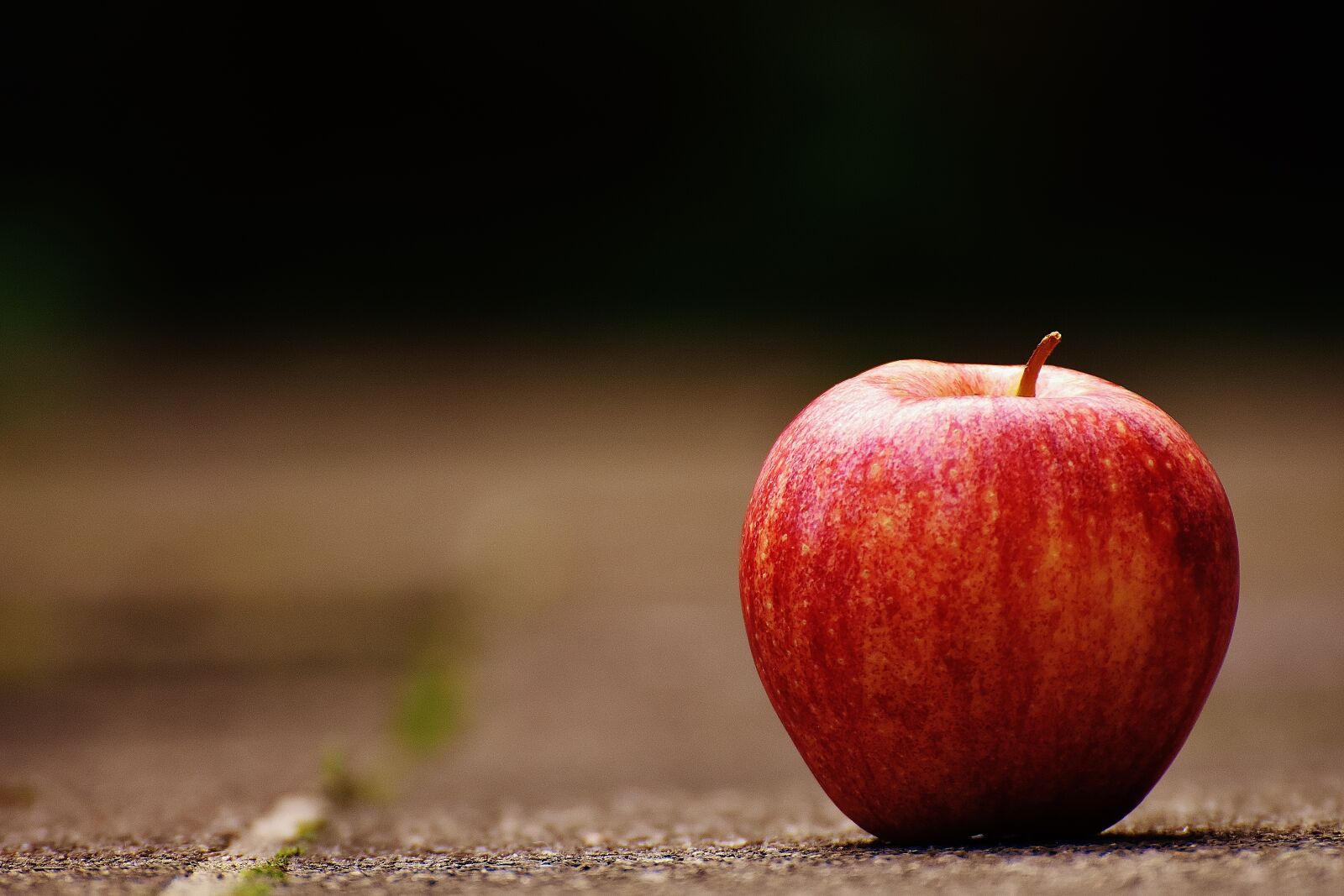 Nikon D7200 sample photo. Apple, red, delicious photography