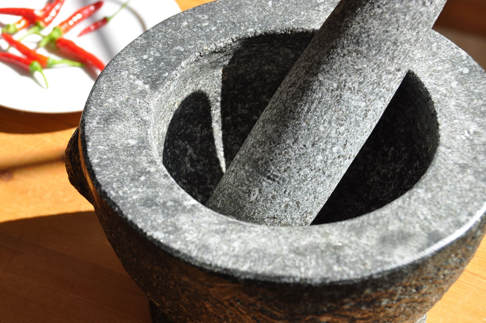 Nikon D5000 sample photo. Food, mortar, chili photography