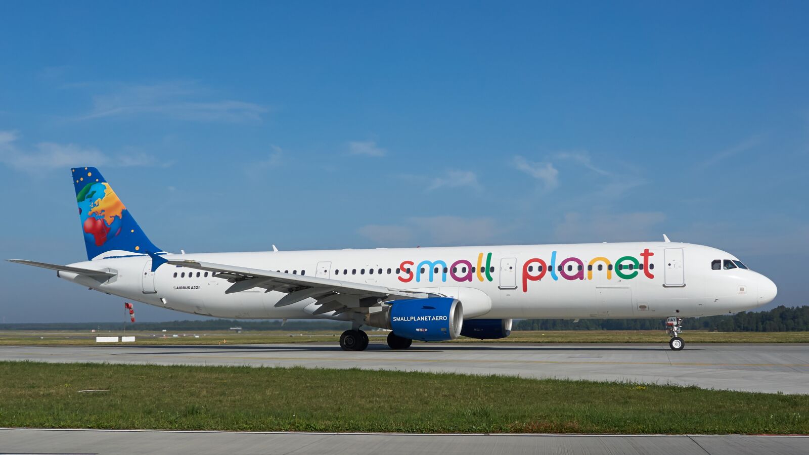 Sony a6000 sample photo. Airbus, a321, the plane photography