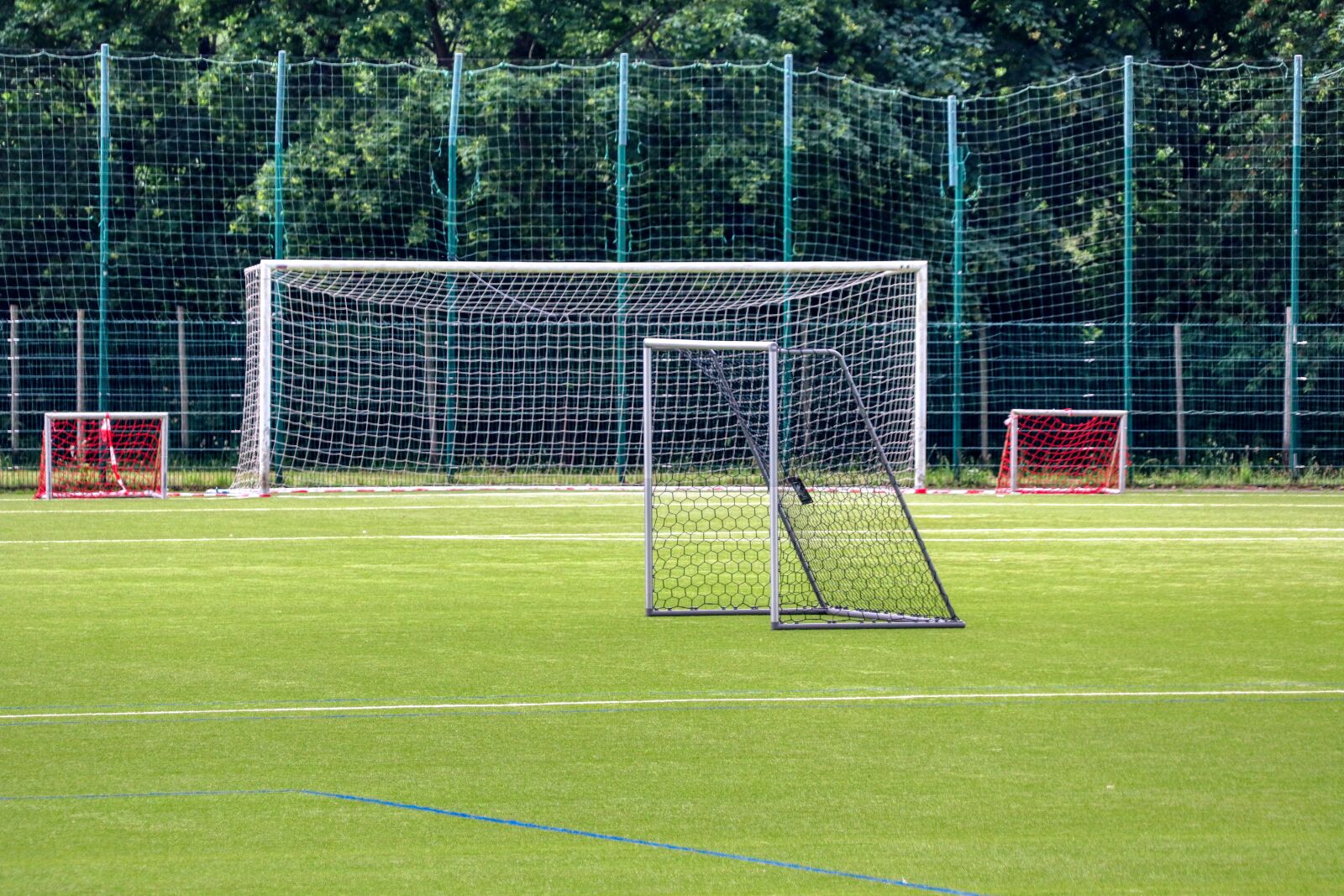 Canon EOS 80D sample photo. Football, training, training course photography