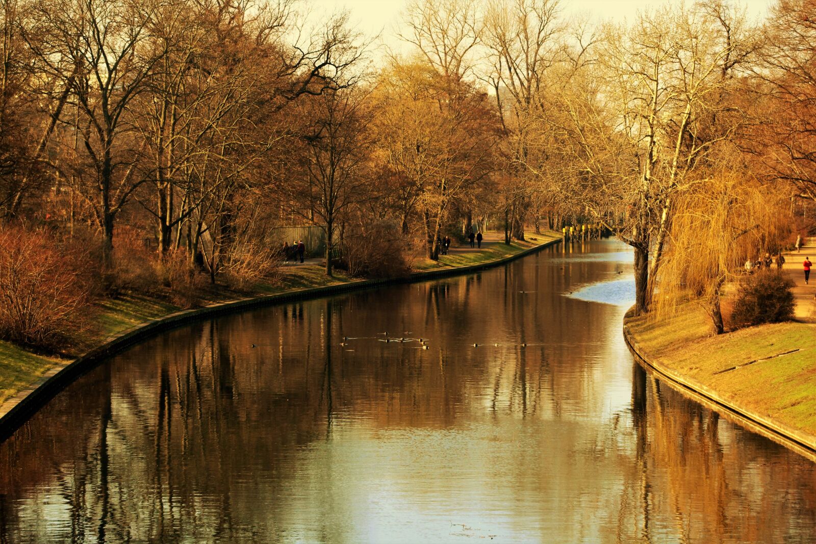 Canon EF 75-300mm f/4-5.6 sample photo. Park, river, landscape photography