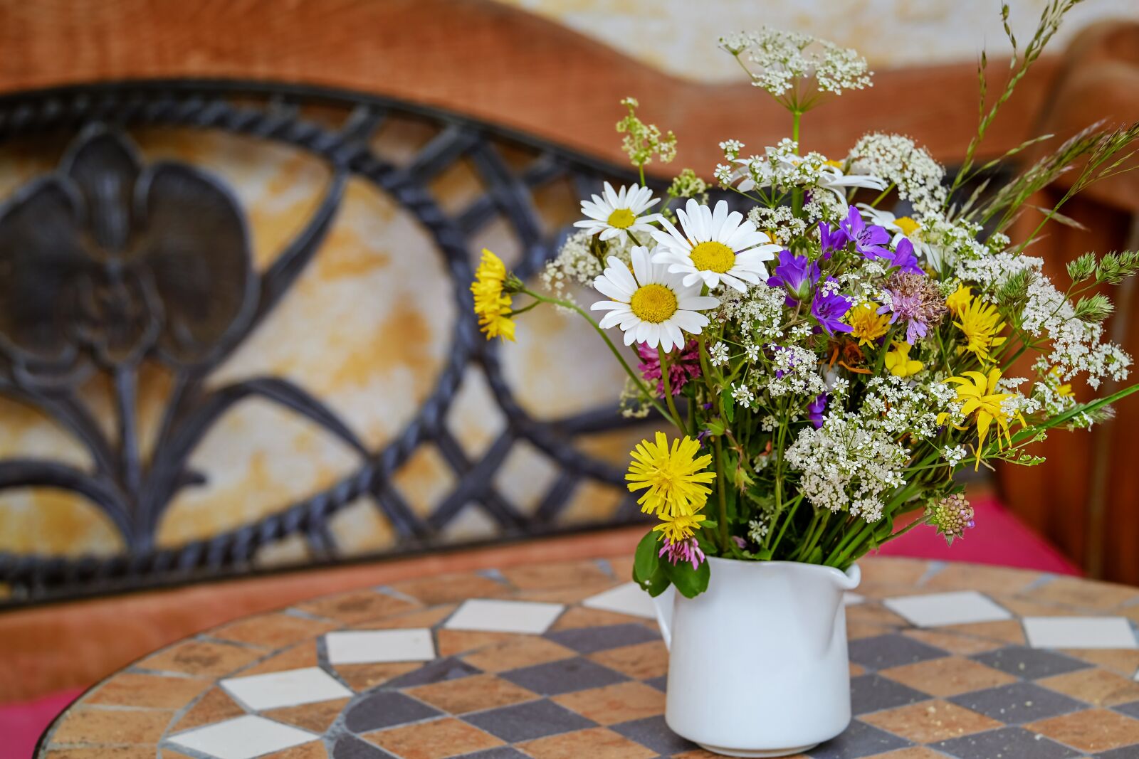 Fujifilm XF 55-200mm F3.5-4.8 R LM OIS sample photo. Wildflowers, bouquet, dreamy photography