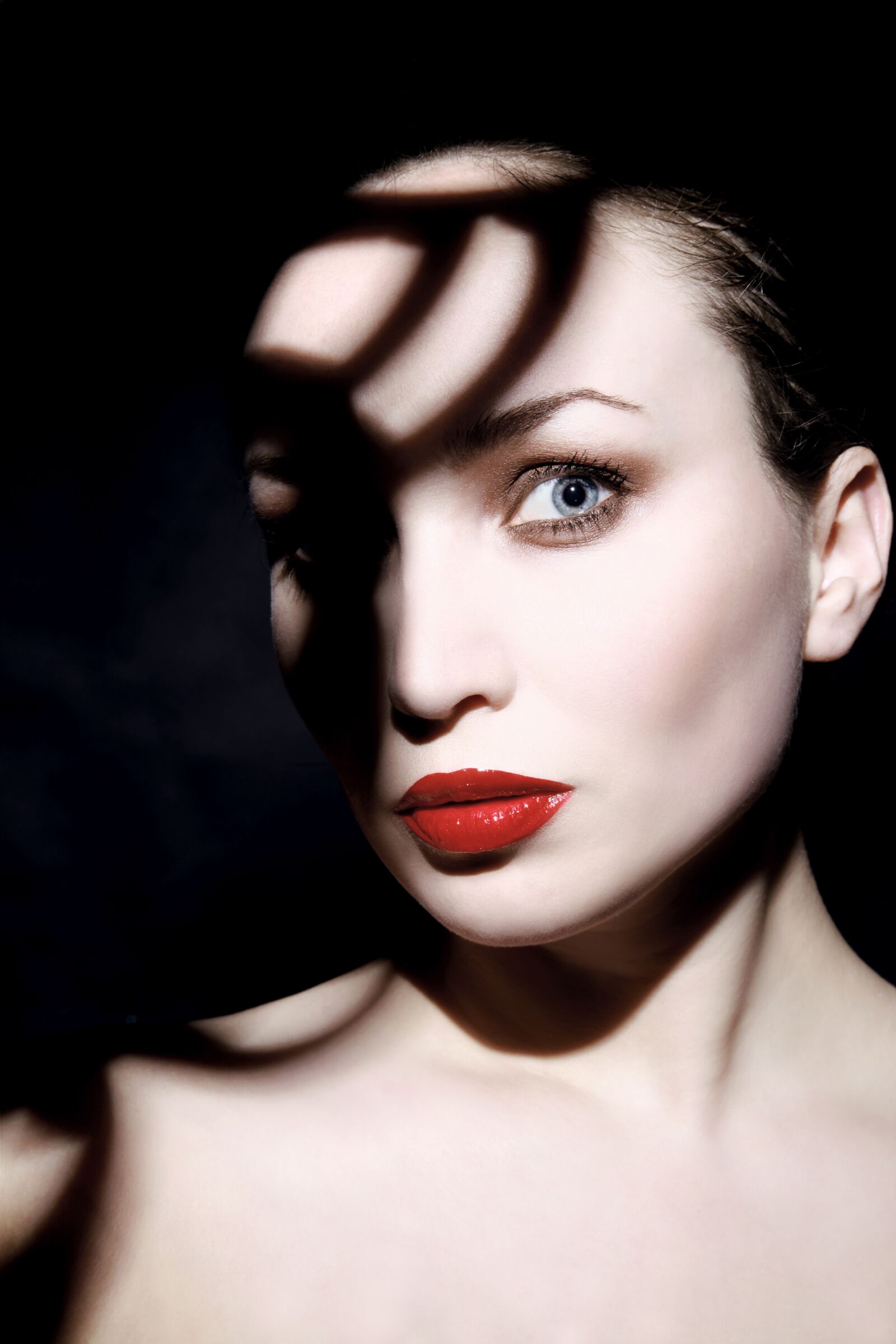 Canon EOS 5D Mark II sample photo. Attractive, beautiful, woman photography