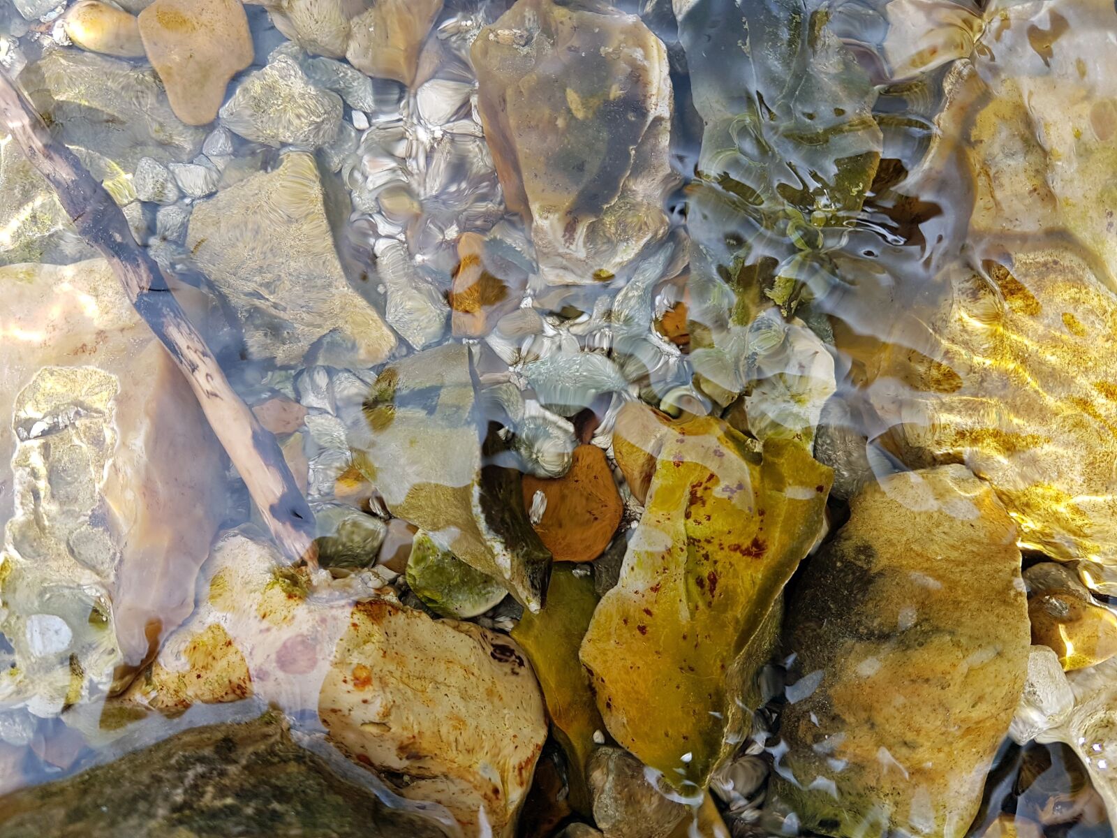 Samsung Galaxy S7 sample photo. Rocks, pebbles, water photography