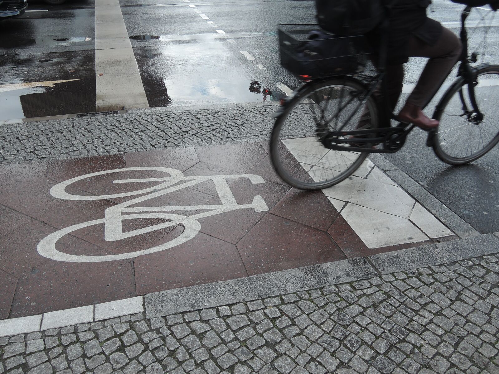 Nikon Coolpix P330 sample photo. Bike, bicycle path, cycle photography