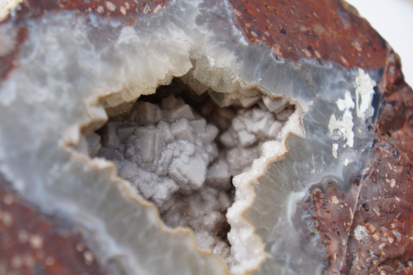 Sony Alpha a3000 + Sony E 18-55mm F3.5-5.6 OSS sample photo. Crystal, nature, rock photography