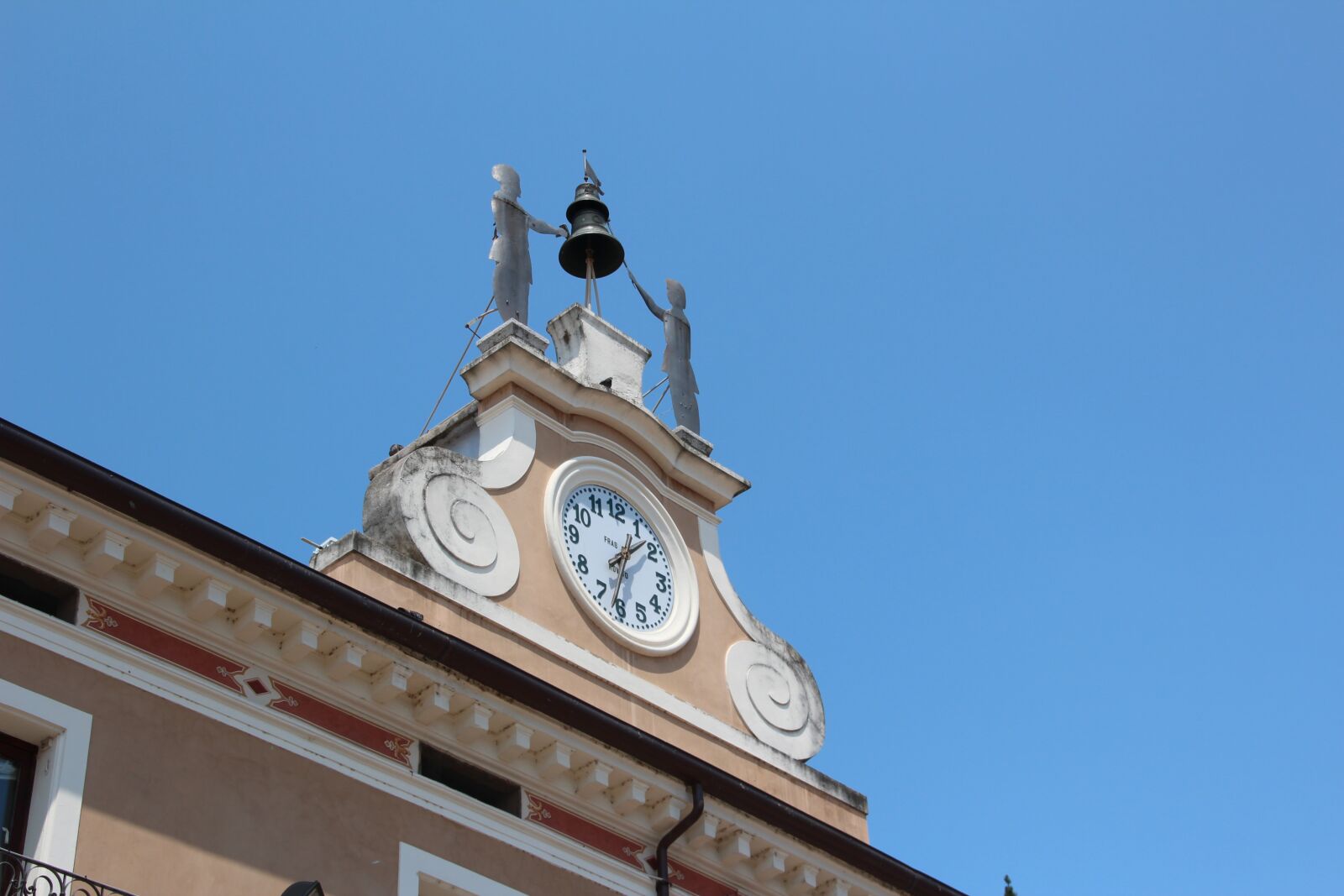 Canon EOS 600D (Rebel EOS T3i / EOS Kiss X5) sample photo. Steeple, bells, clock photography